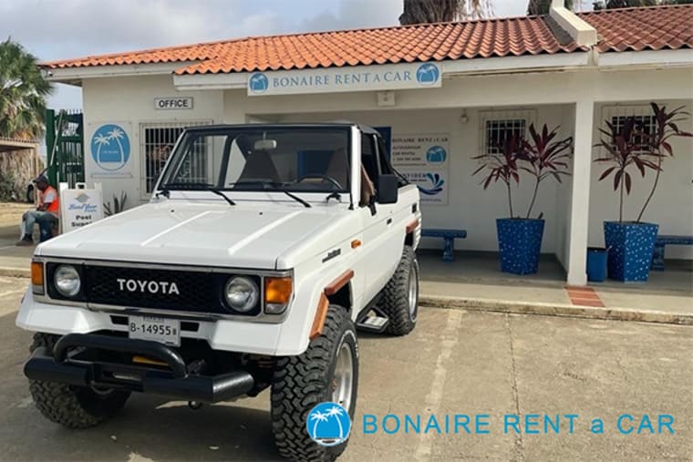 Car rental Bonaire Toyota Landcruiser 1988 Front View